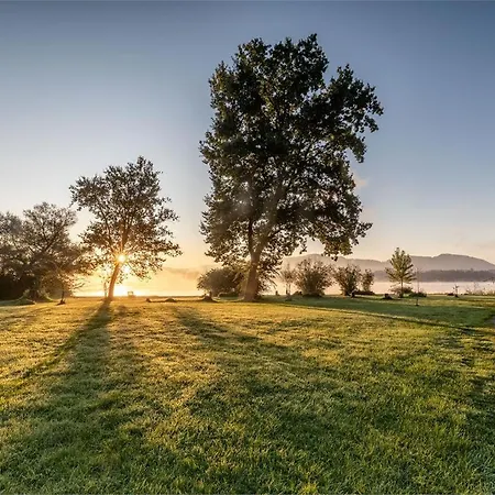 Gemuetliches Mobilhaus Am Wallersee Casa vacanze *