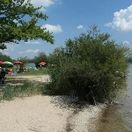 Gemuetliches Mobilhaus Am Wallersee Tatil Evi