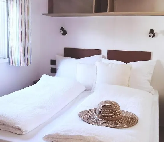 Gemuetliches Mobilhaus Am Wallersee Bayerham