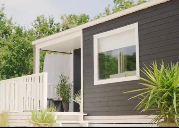 Gemuetliches Mobilhaus Am Wallersee Bayerham