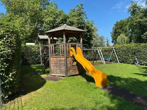 Gemuetliches Mobilhaus Am Wallersee Casa vacanze